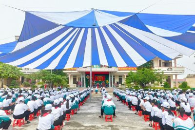 Trường THCS Nghĩa Bình trân trọng cảm ơn tình cảm của các em cựu học sinh niên khóa 1991-1995, kỷ niệm 30 năm trở lại mái trường xưa!